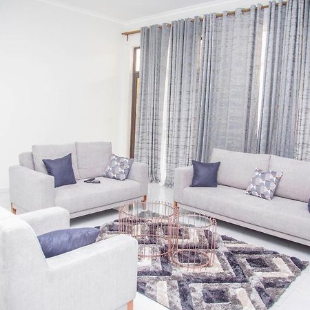 לוסקה Longhorn Executive Apartments מראה חיצוני תמונה
