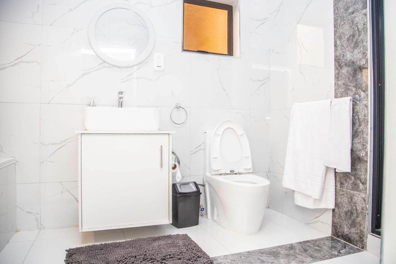 לוסקה Longhorn Executive Apartments מראה חיצוני תמונה